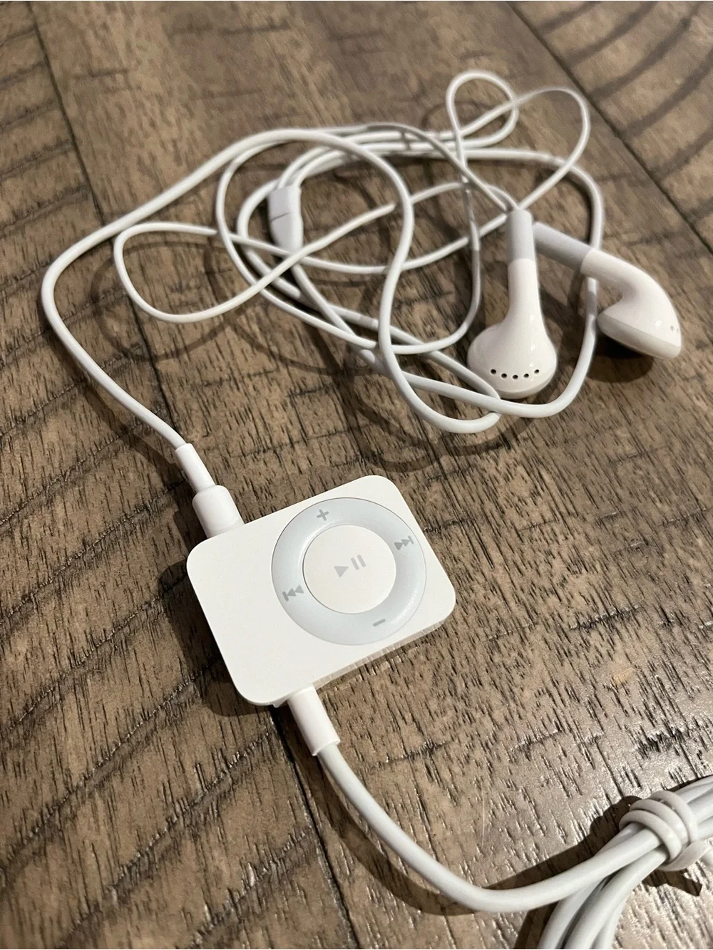 Apple iPod A1187 FM Radio Remote 2007, Authentic 4th Gen Mini White w/ Ear Buds